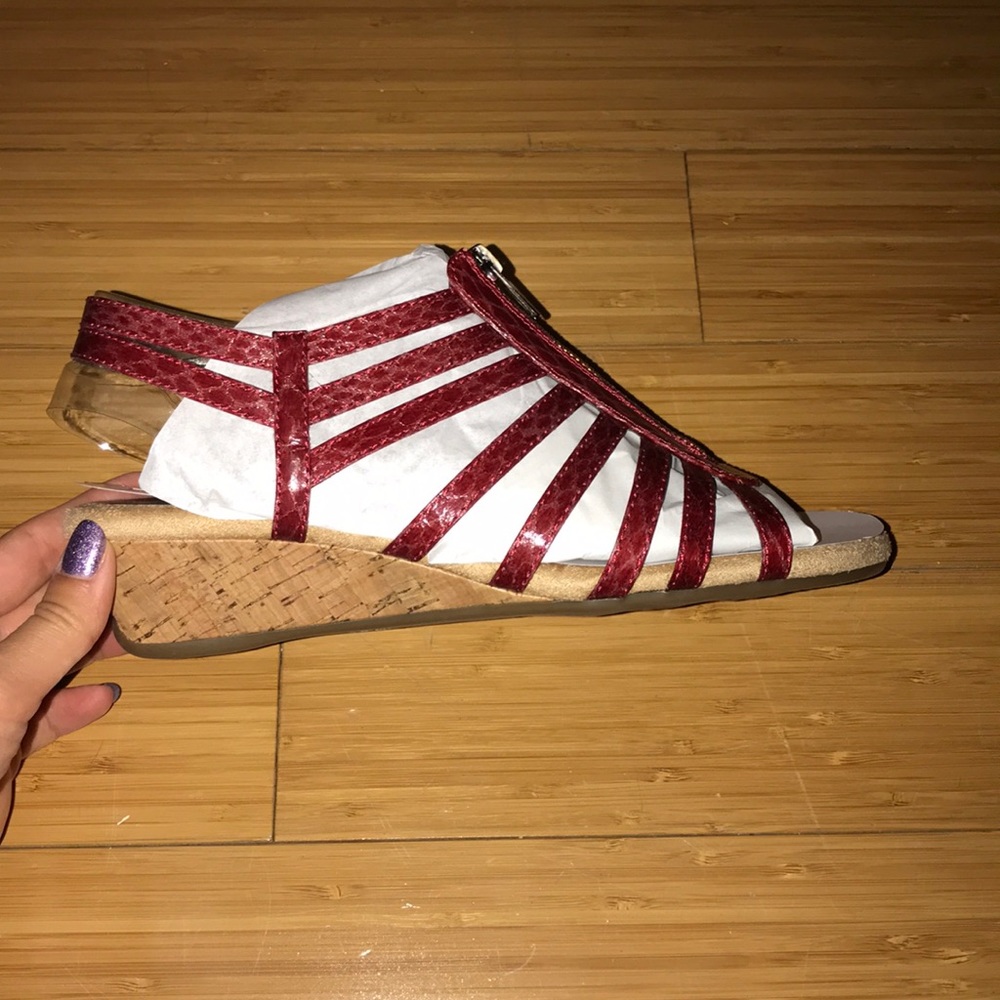 Aero soles red shoe